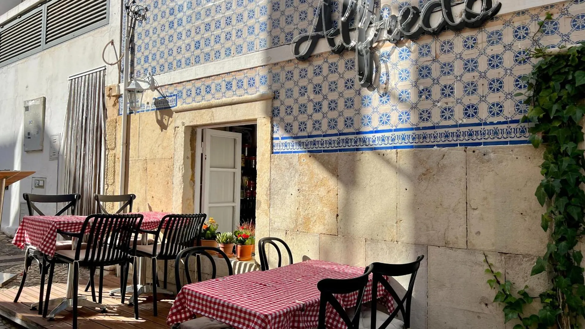 Cosy 1-Br Central Apt In Albufeira Old Town - Steps From The Sea & Amenities Apartment Portugal